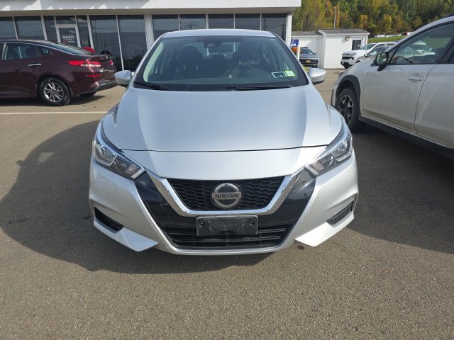 Used 2022 Nissan Versa SV FWD image 3