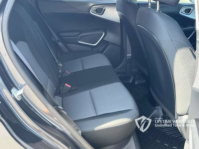 Used 2025 Kia Soul LX w/ LX Technology Package FWD image 23
