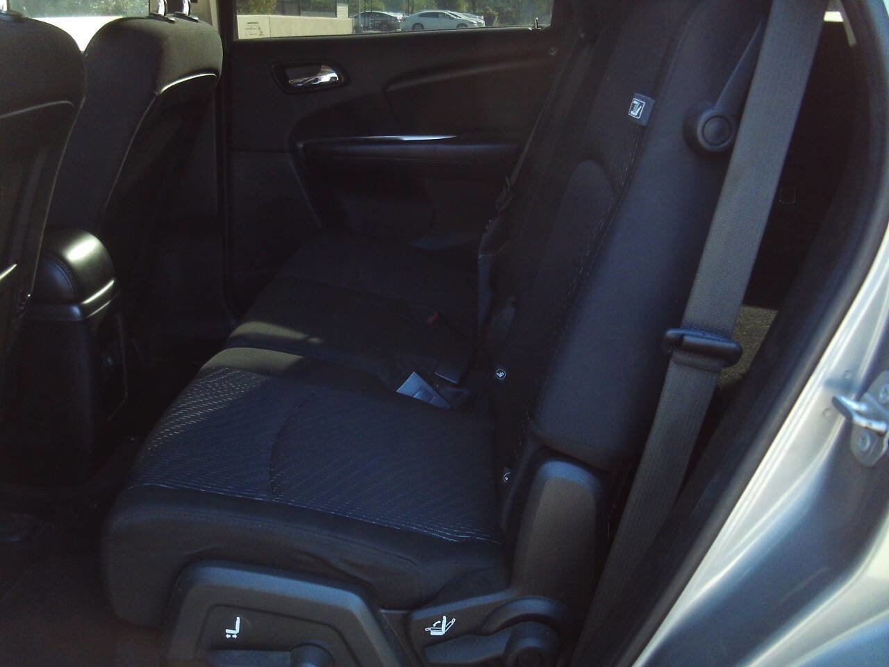 Used 2016 Dodge Journey SXT w/ Comfort/Convenience Group FWD image 6