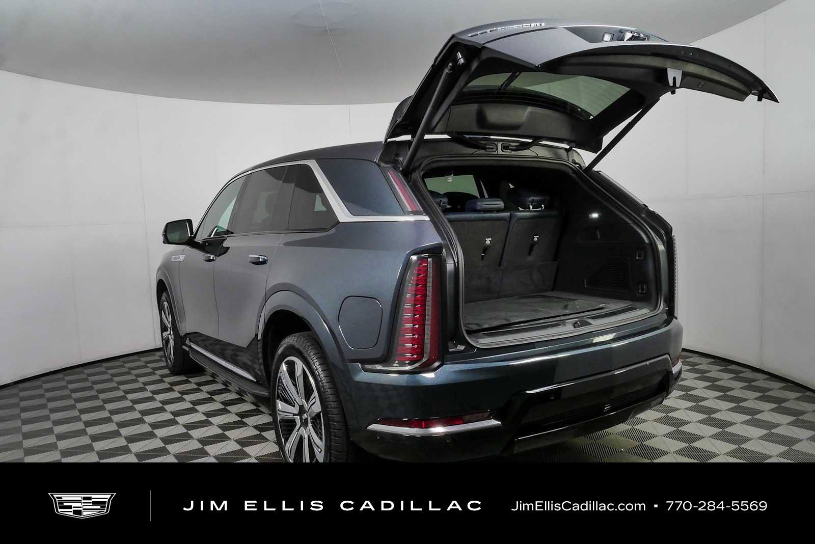 Certified 2025 Cadillac Escalade IQ Luxury 2 w/ LPO, Premium Carpet Package AWD/4WD image 34
