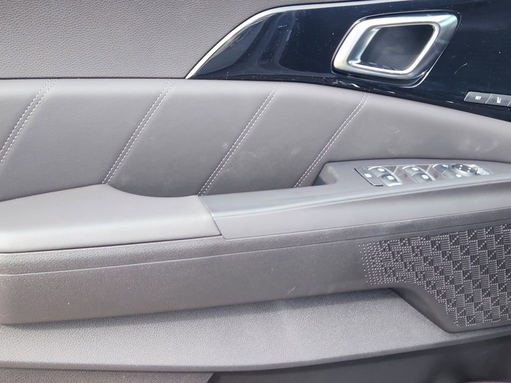 New 2025 Kia Carnival SX Prestige image 7