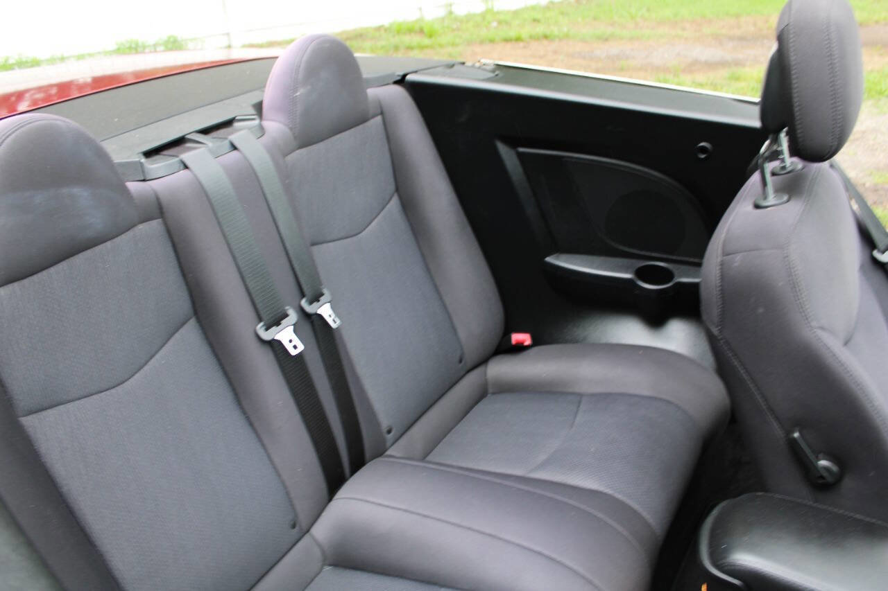 Used 2013 Chrysler 200 Touring image 32