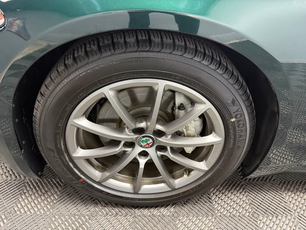 Used 2020 Alfa Romeo Giulia RWD image 21