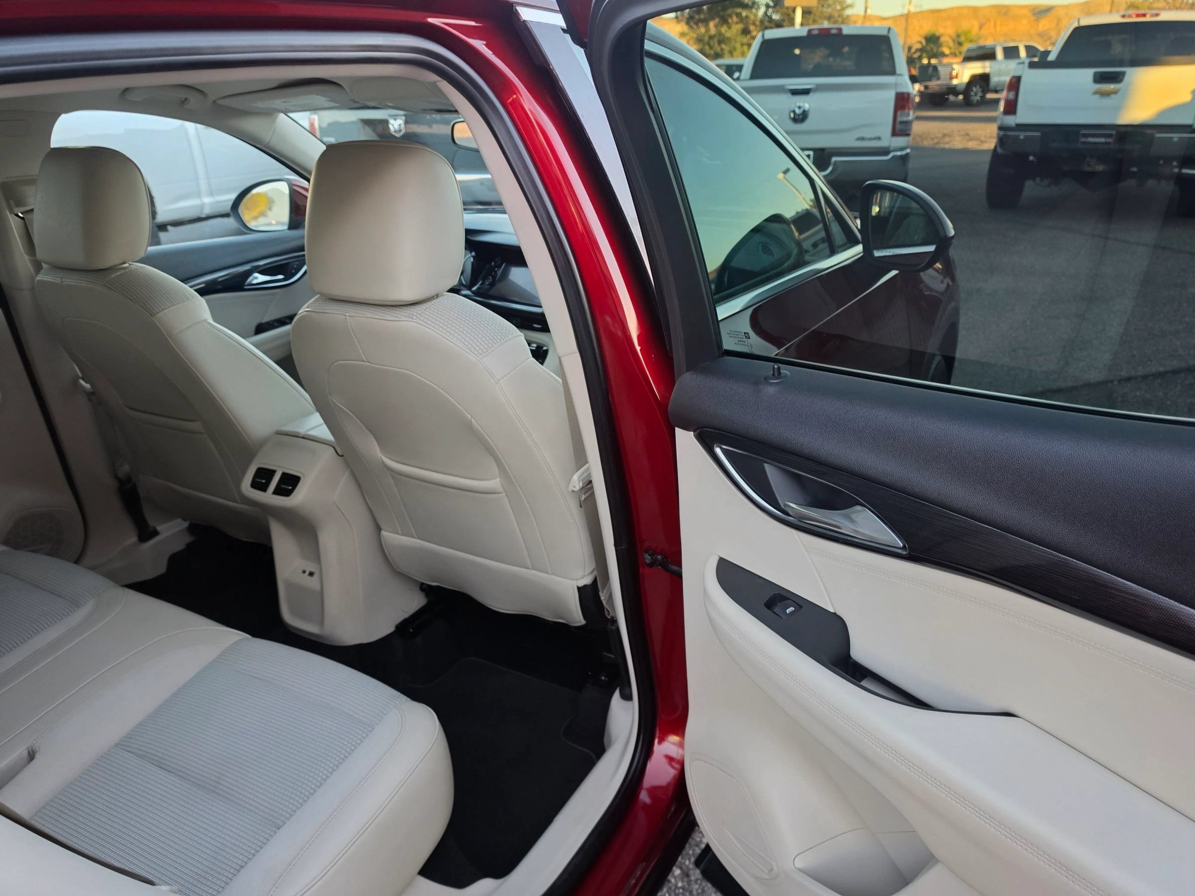 Used 2022 Buick Envision Preferred FWD image 38