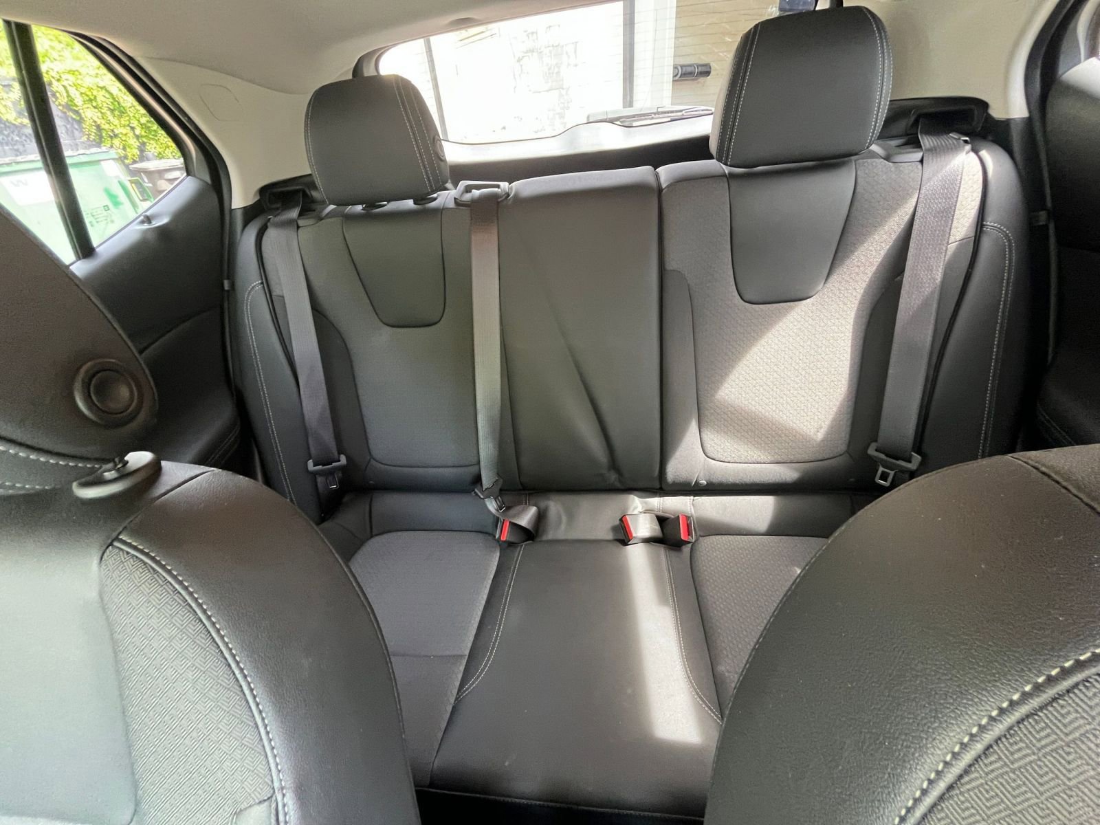 Used 2025 Buick Encore GX Preferred image 33