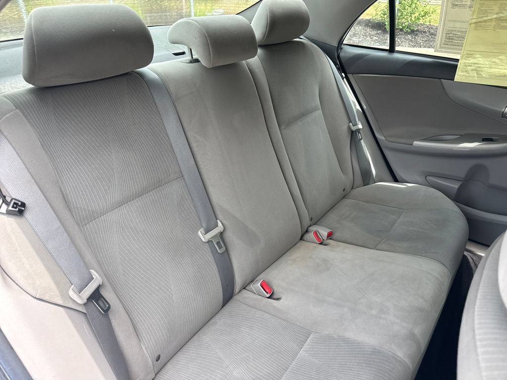 Used 2012 Toyota Corolla LE FWD image 33