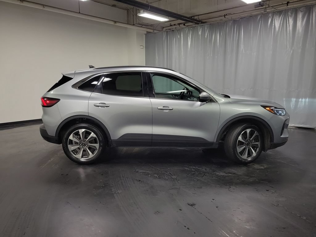 Used 2024 Ford Escape Platinum AWD/4WD image 9