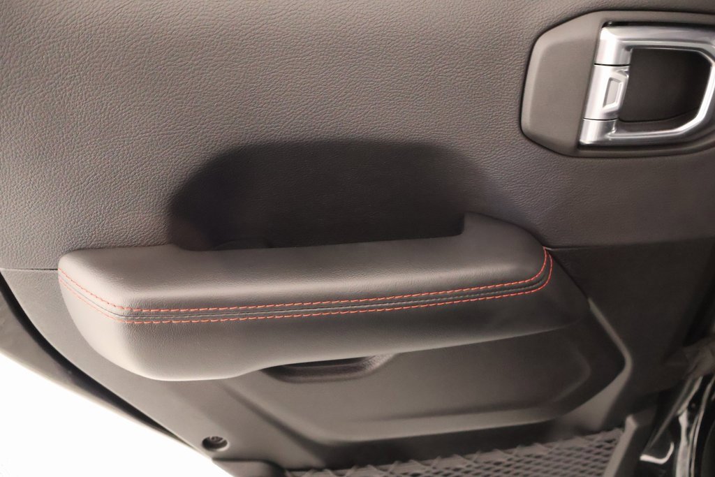 Used 2024 Jeep Gladiator Rubicon image 17