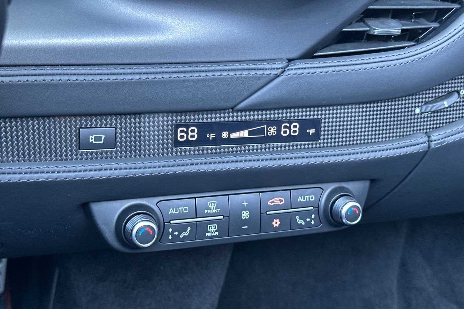 Used 2022 Ferrari F8 Tributo image 24