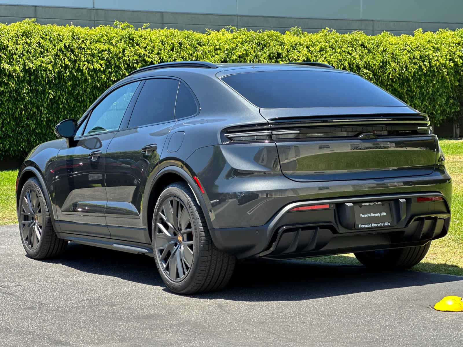 New 2026 Porsche Macan GTS Electric AWD/4WD image 3