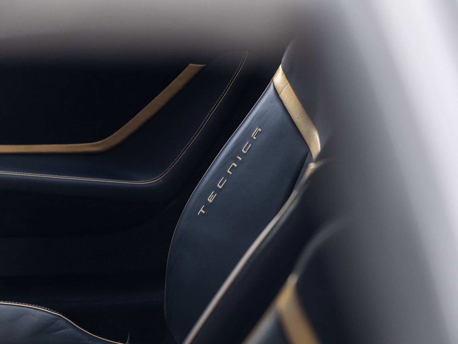 Used 2023 Lamborghini Huracan Tecnica RWD image 47