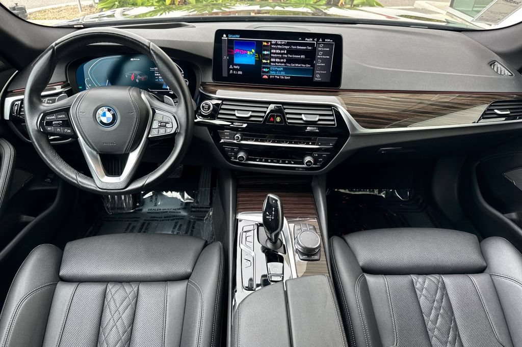 Used 2023 BMW 530e w/ Premium Package RWD image 14