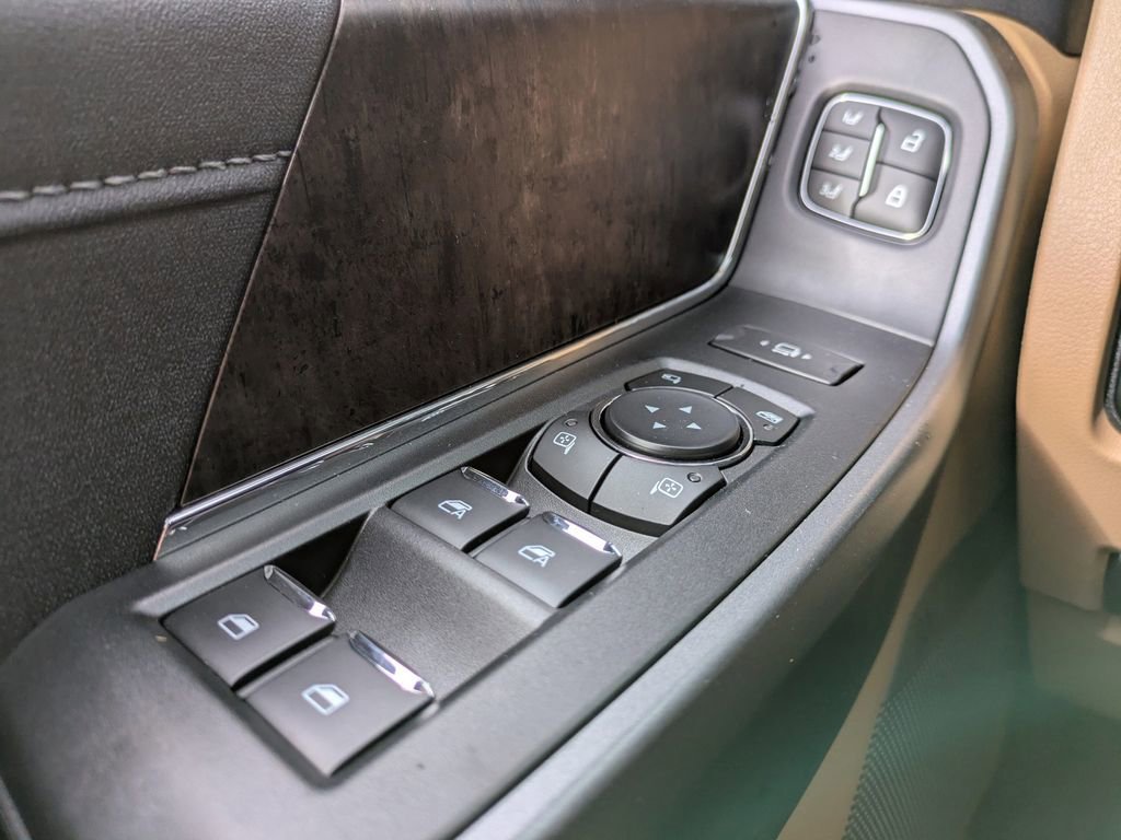 New 2026 Ford F250 Lariat w/ Black Appearance Package image 28