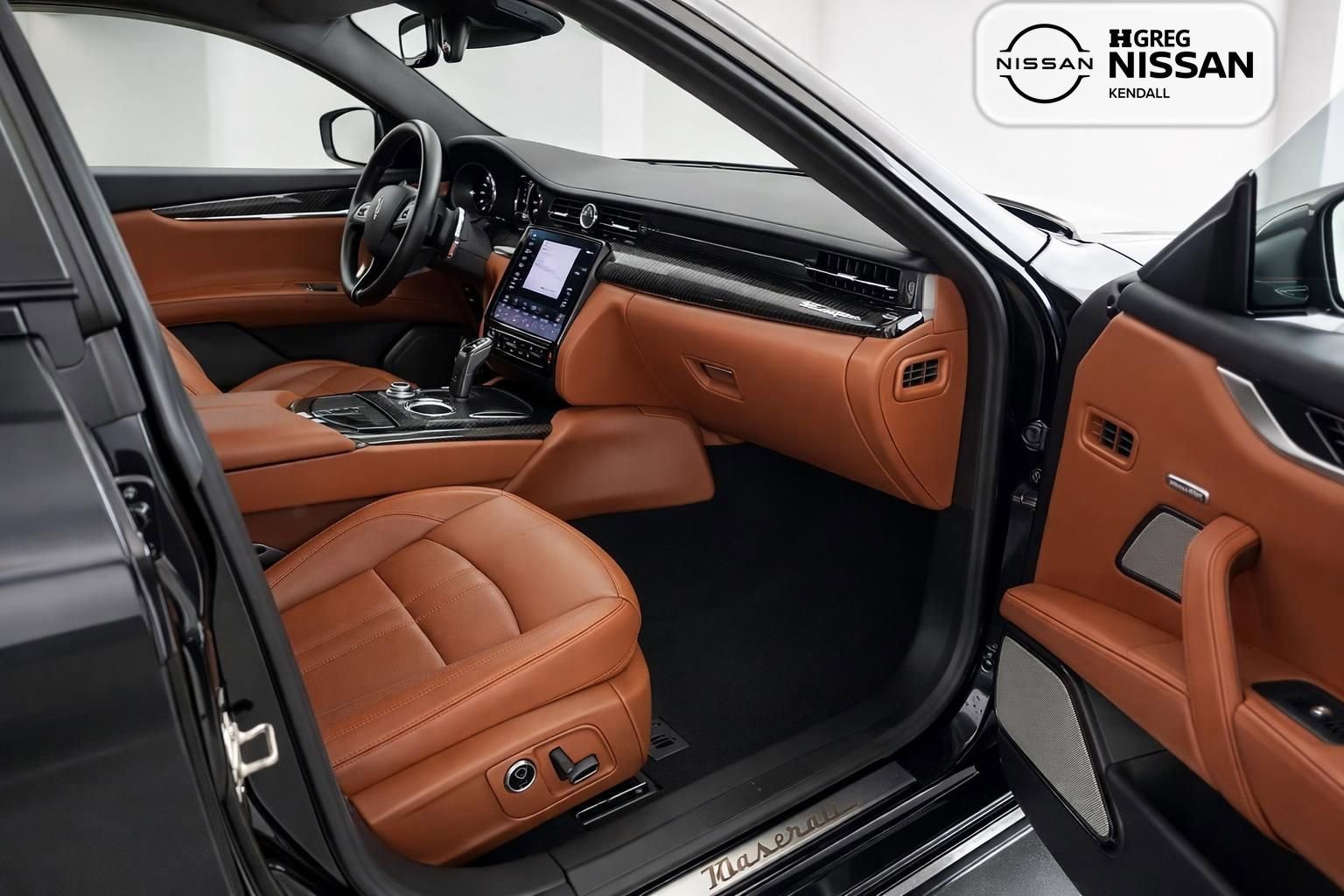 Used 2022 Maserati Quattroporte Modena RWD image 11