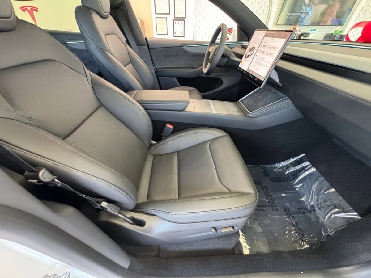 Used 2026 Tesla Model Y 2WD image 14