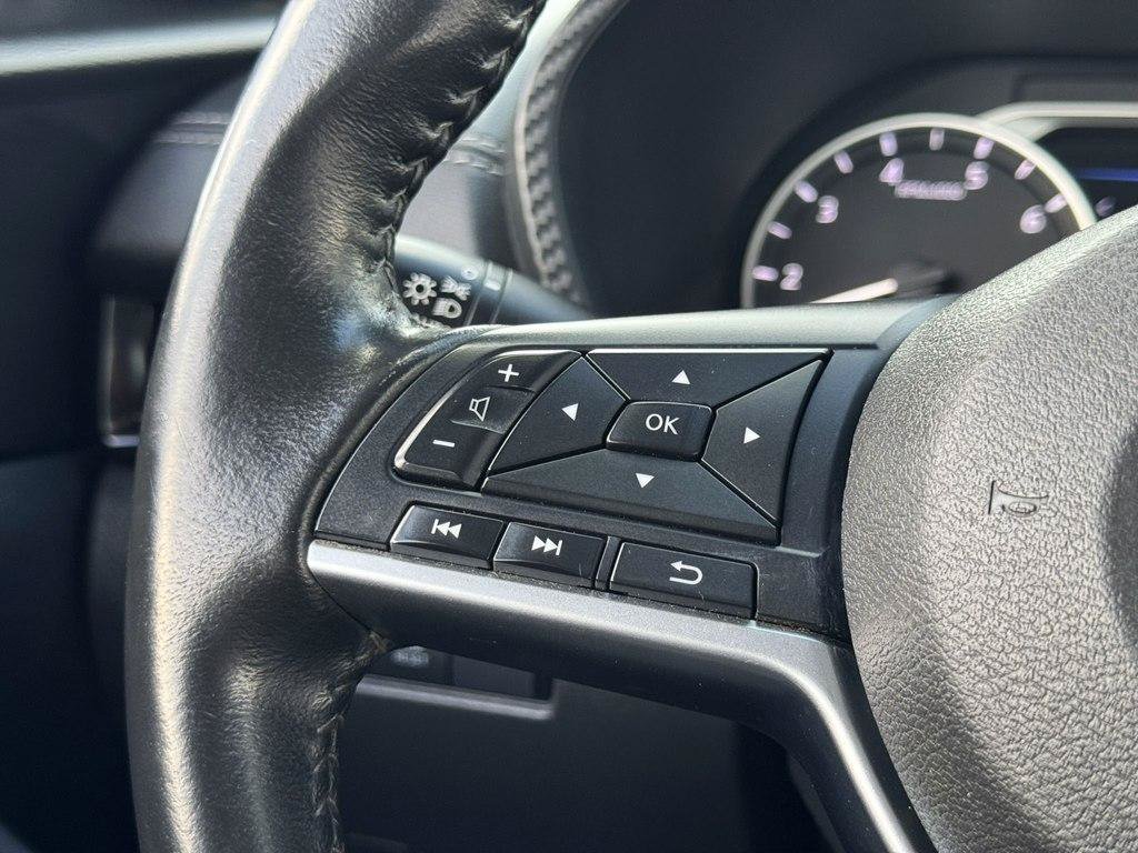 Used 2025 Nissan Sentra SV FWD image 12