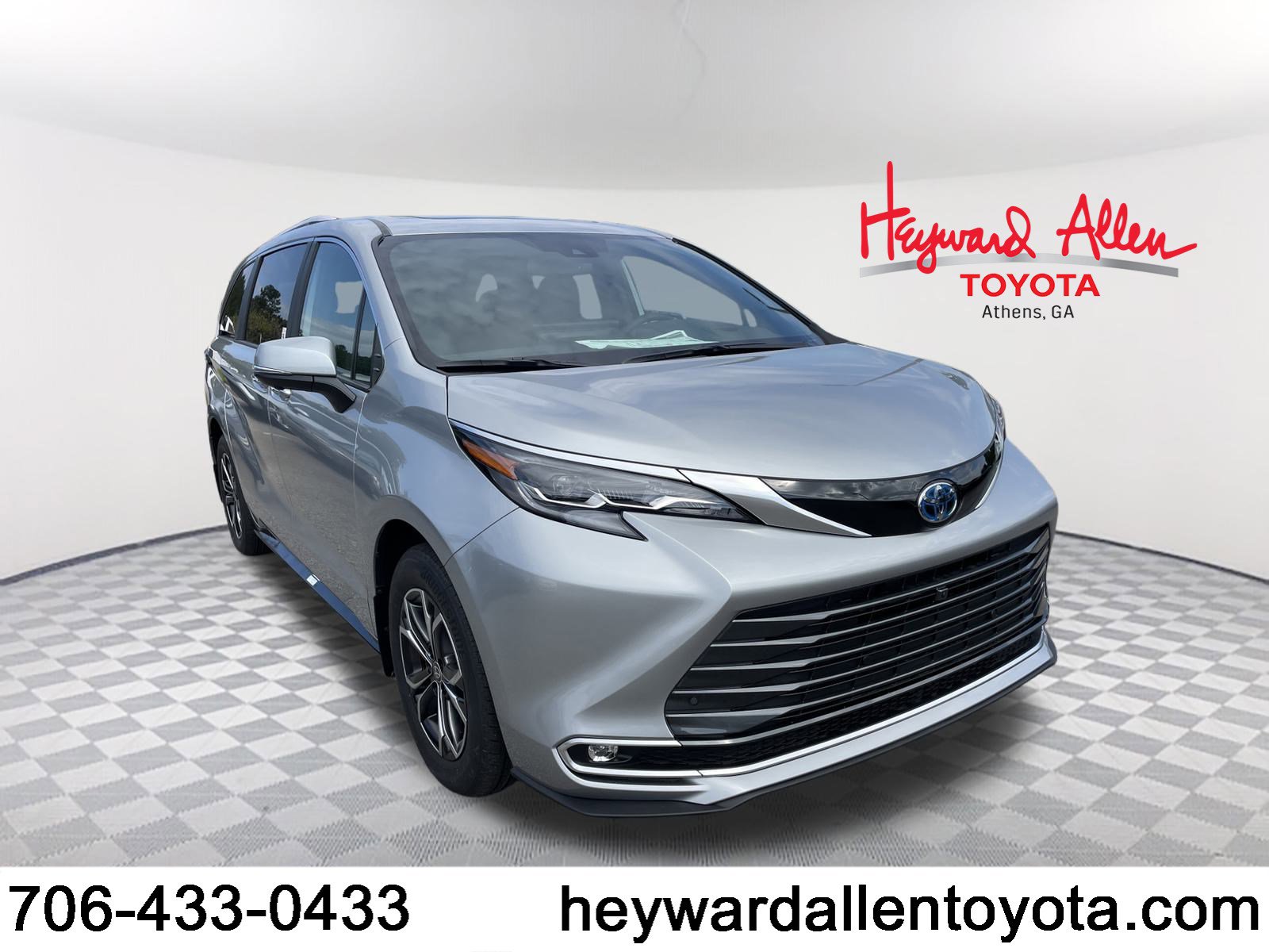 New 2025 Toyota Sienna Platinum