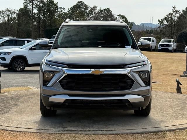 Used 2025 Chevrolet TrailBlazer LT image 2