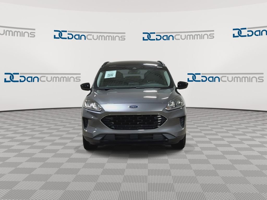 Used 2022 Ford Escape SE w/ SE Sport Appearance Package FWD image 3
