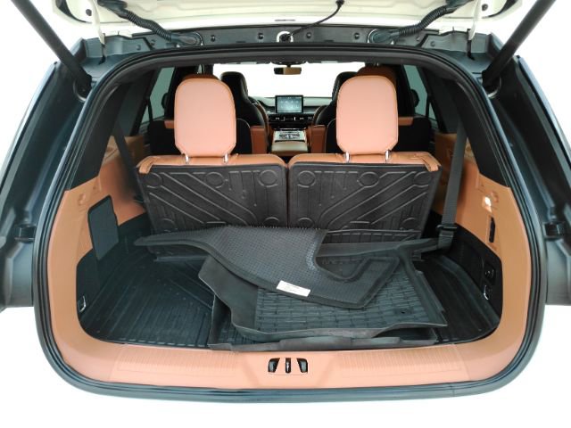 Used 2022 Lincoln Aviator Black Label Grand Touring w/ Class IV Trailer Tow Package AWD/4WD image 27