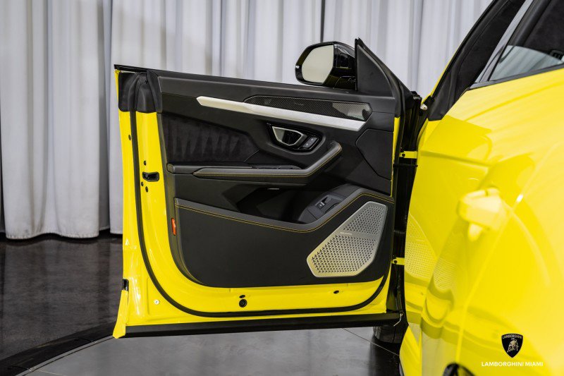 Used 2019 Lamborghini Urus image 19