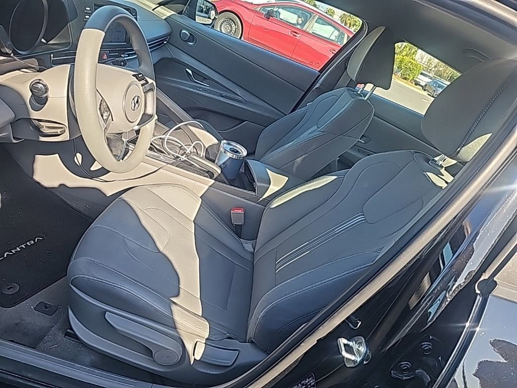 Used 2023 Hyundai Elantra SEL image 13