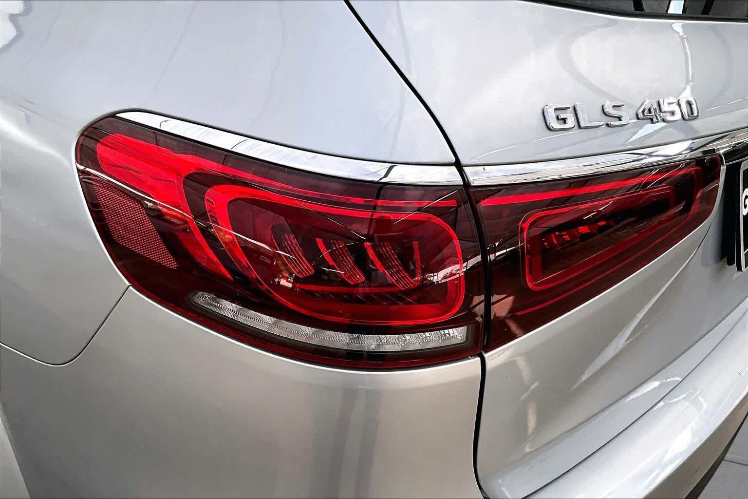 Used 2022 Mercedes-Benz GLS 450 4MATIC w/ AMG Line Exterior image 28