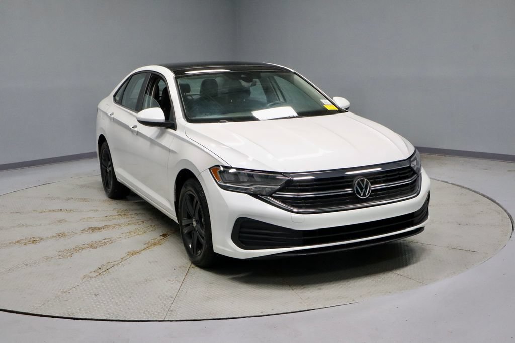 Used 2023 Volkswagen Jetta SE FWD image 1