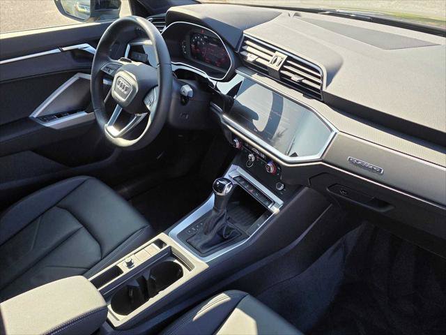 Used 2025 Audi Q3 2.0T Premium w/ Convenience Package AWD/4WD image 10