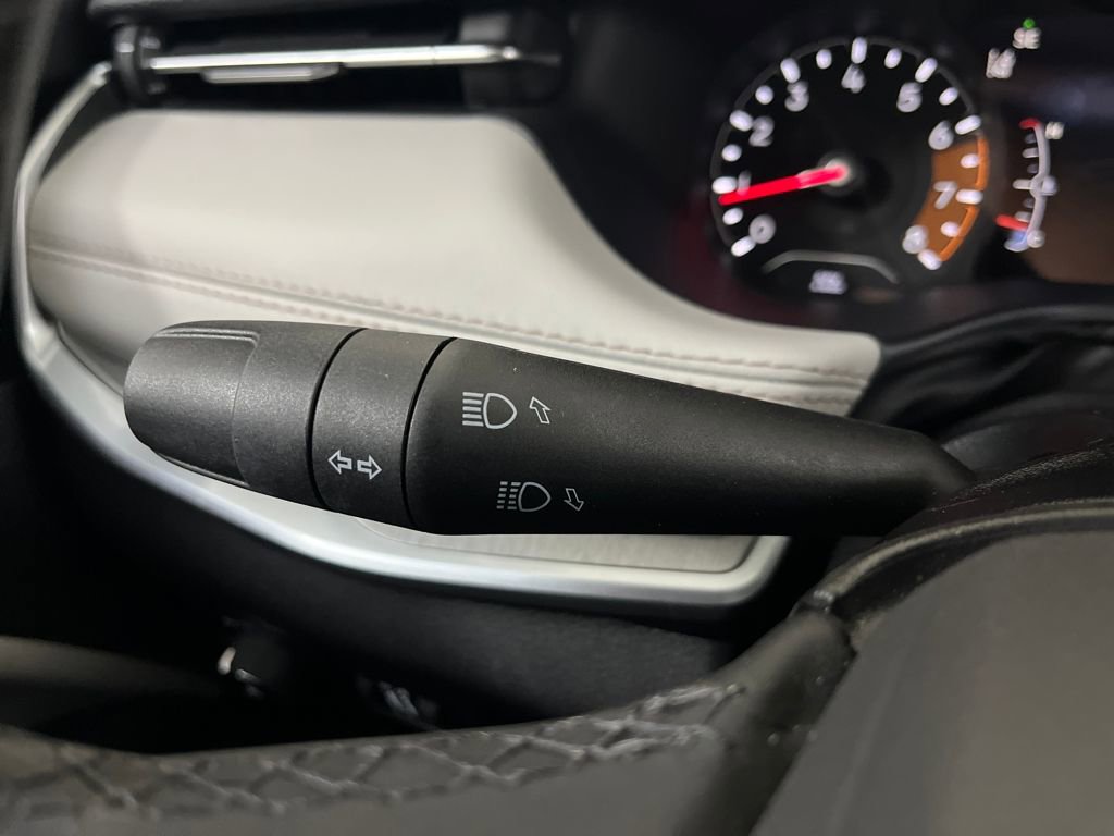 Used 2025 Jeep Compass Limited image 65