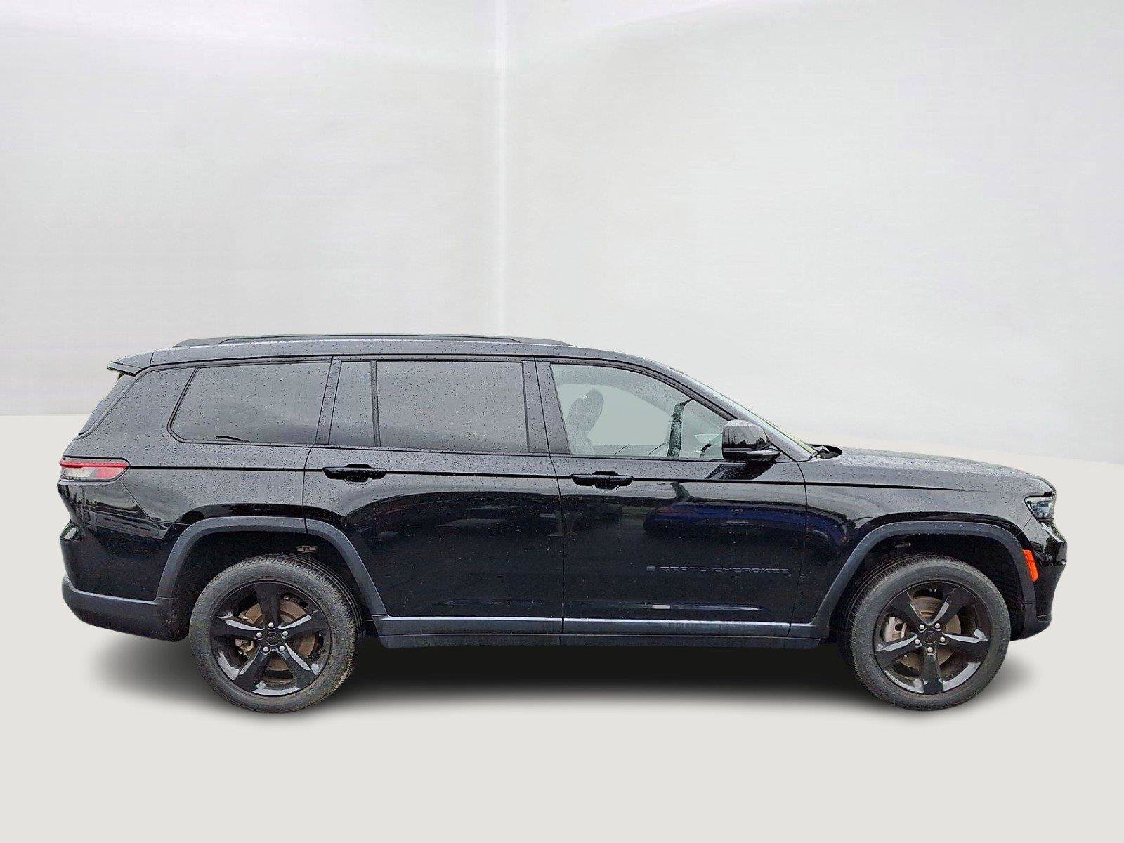 Used 2023 Jeep Grand Cherokee L Altitude AWD/4WD image 7