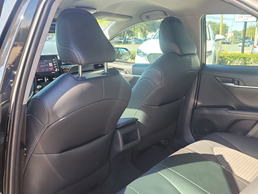 Used 2021 Toyota Camry SE w/ Convenience Package image 8