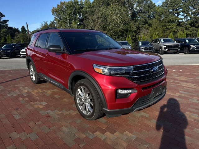 Used 2020 Ford Explorer XLT w/ Equipment Group 202A AWD/4WD image 19