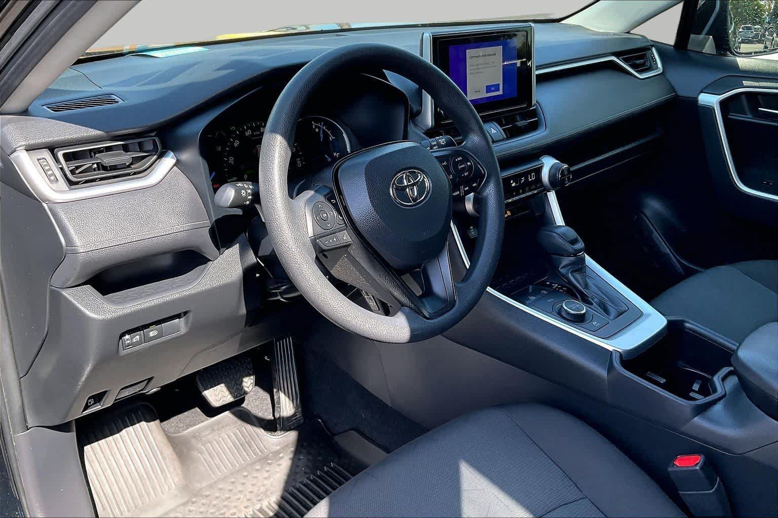 Certified 2025 Toyota RAV4 XLE AWD/4WD image 17