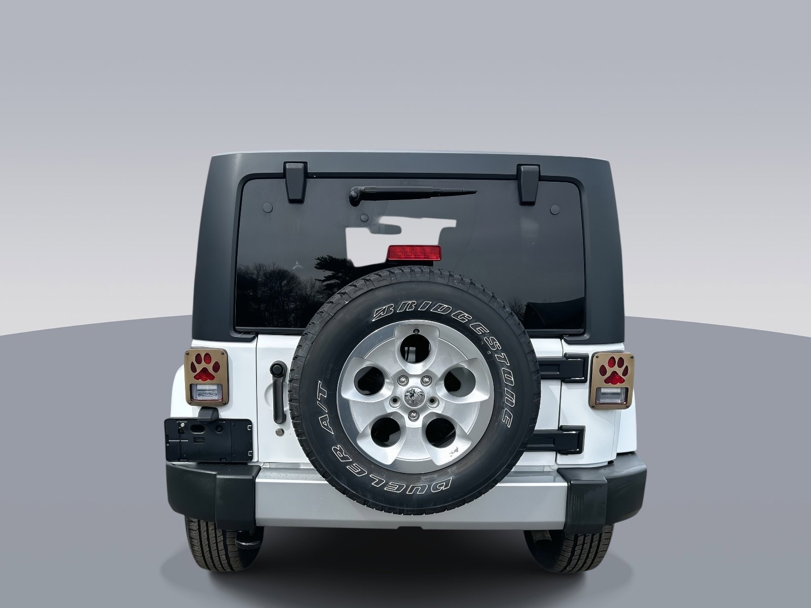 Used 2015 Jeep Wrangler Unlimited Sahara w/ Connectivity Group image 4