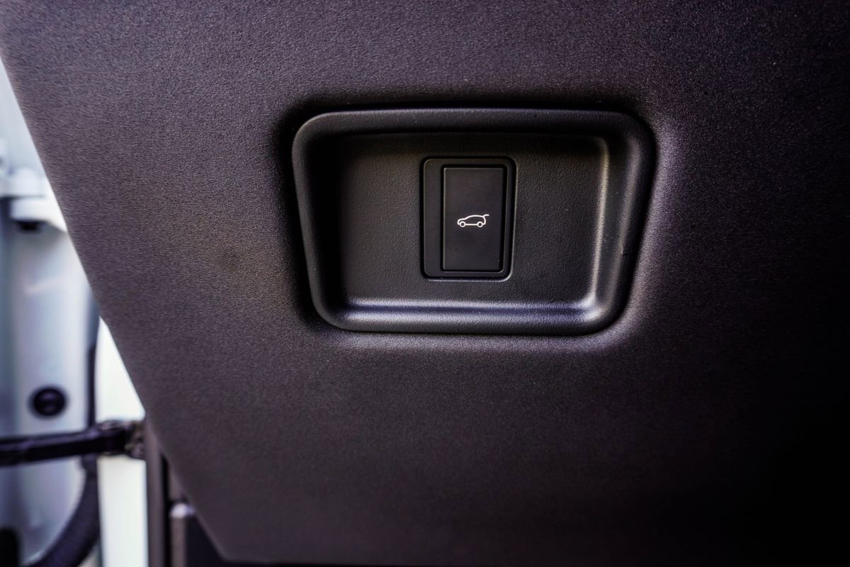 Used 2023 Land Rover Range Rover Sport SE Dynamic image 33