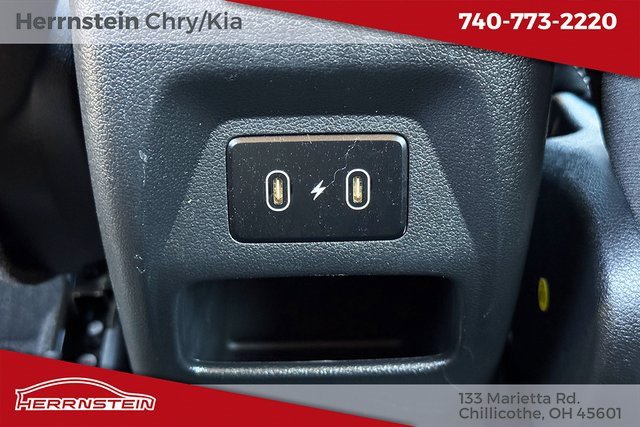 Used 2024 Hyundai Venue SEL image 12