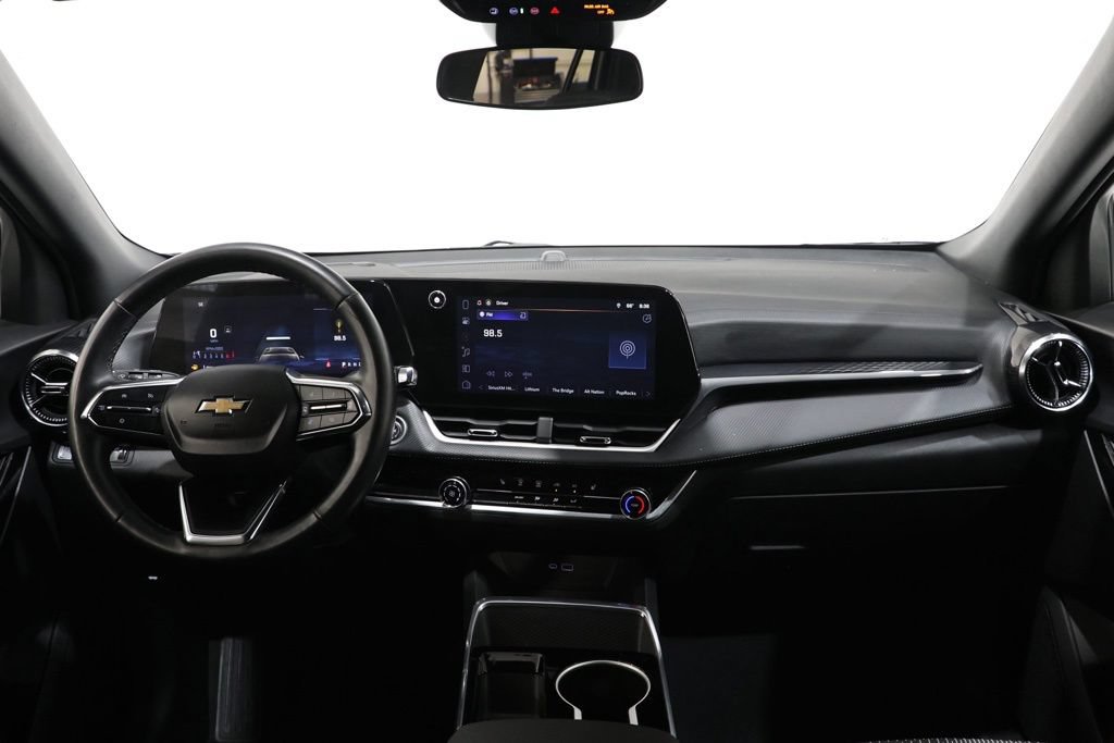 Used 2025 Chevrolet Equinox LT FWD image 12