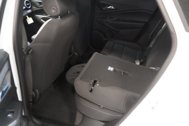 New 2026 Chevrolet Trax LS w/ LS Convenience Package FWD image 19