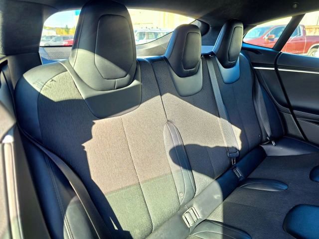 Used 2015 Tesla Model S 85D image 34