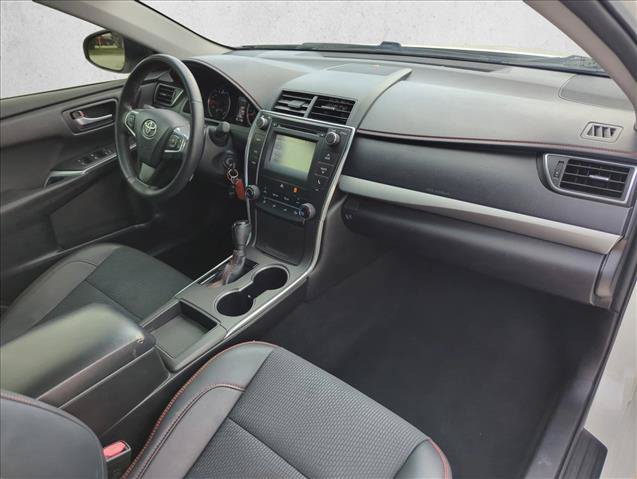 Used 2016 Toyota Camry SE w/ Moonroof Package FWD image 24