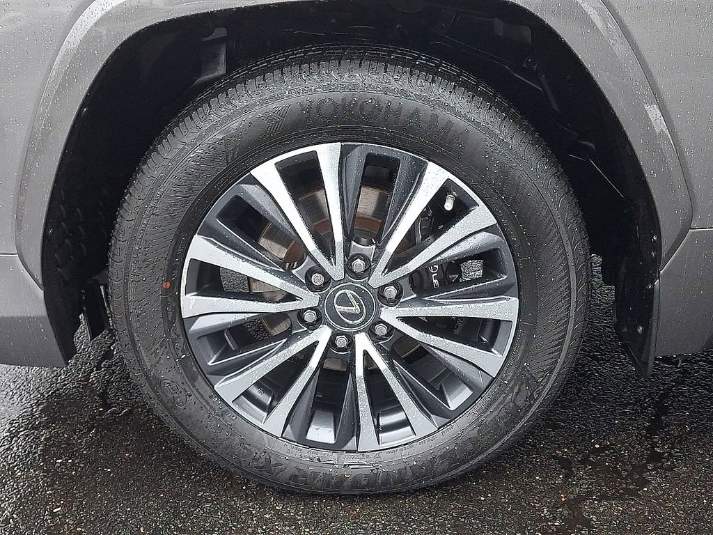 Used 2023 Lexus LX 600 4WD w/ Appearance Package image 32