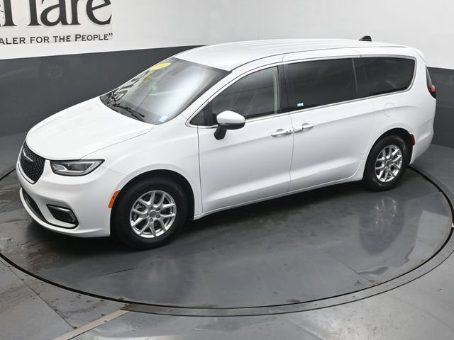 Used 2023 Chrysler Pacifica Touring-L FWD image 43