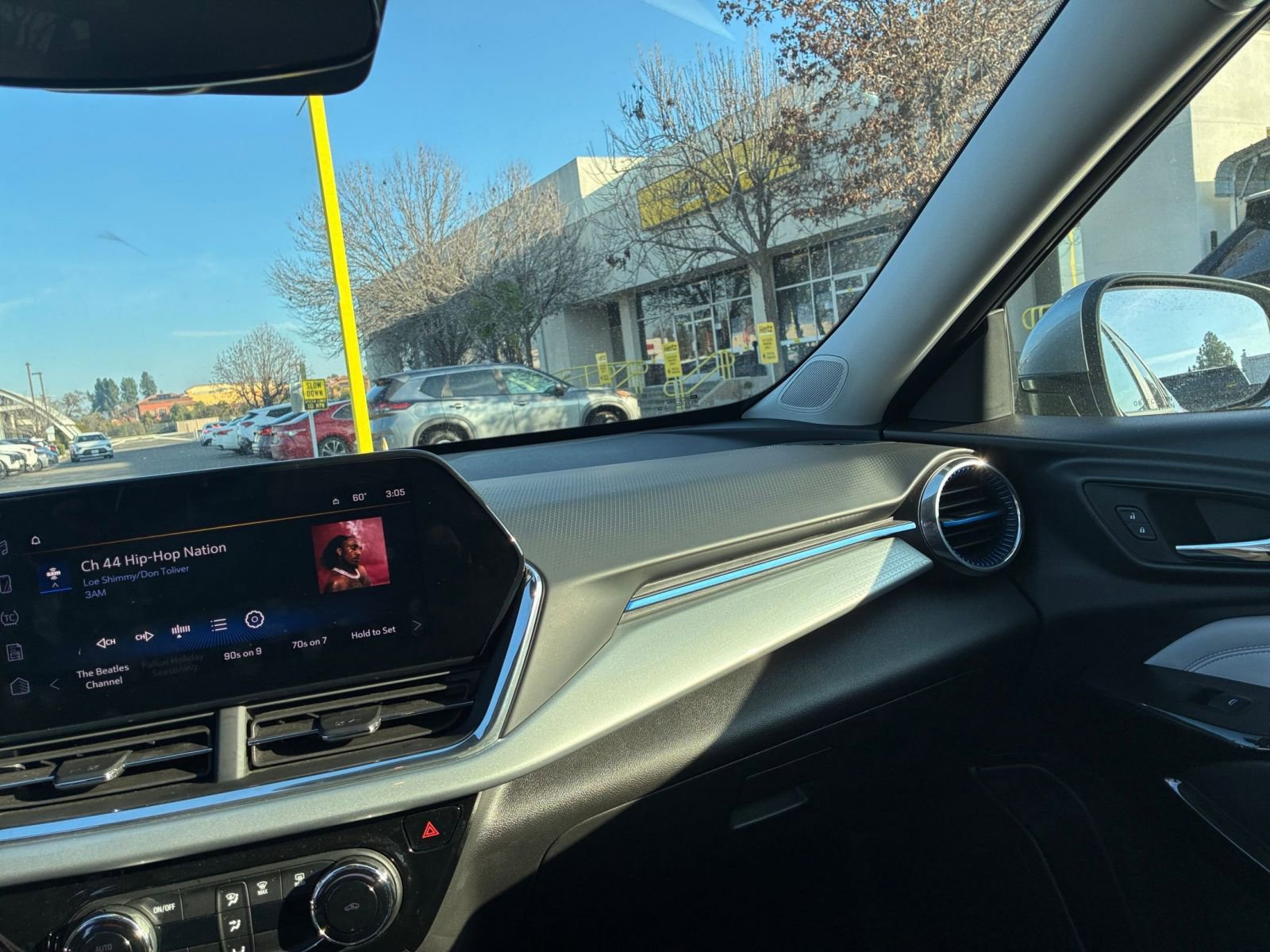 Used 2025 Chevrolet Trax LT image 33