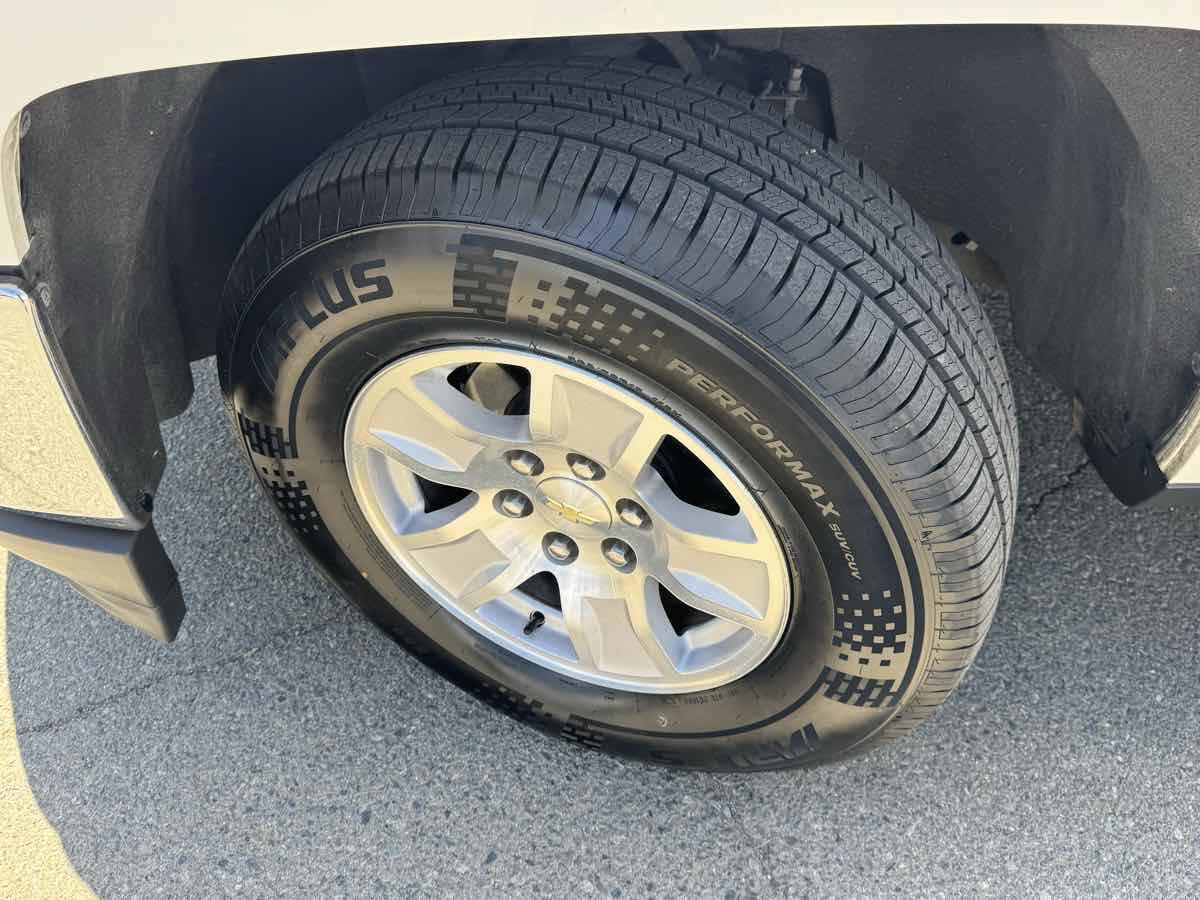 Used 2018 Chevrolet Silverado 1500 LT w/ LT Eassist Package RWD image 33