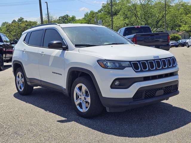 Used 2023 Jeep Compass Latitude w/ Convenience Group image 5