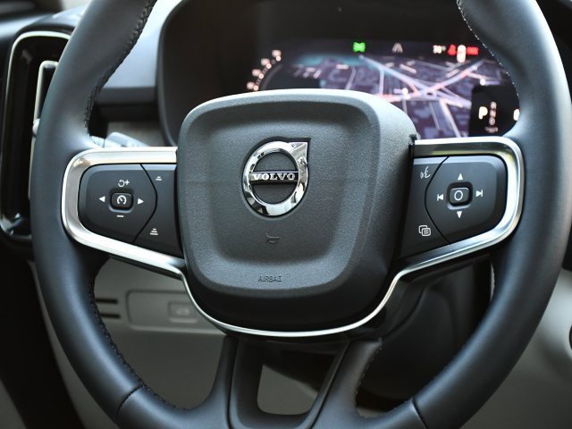 New 2026 Volvo XC40 B5 Plus w/ Protection Package Premier image 20