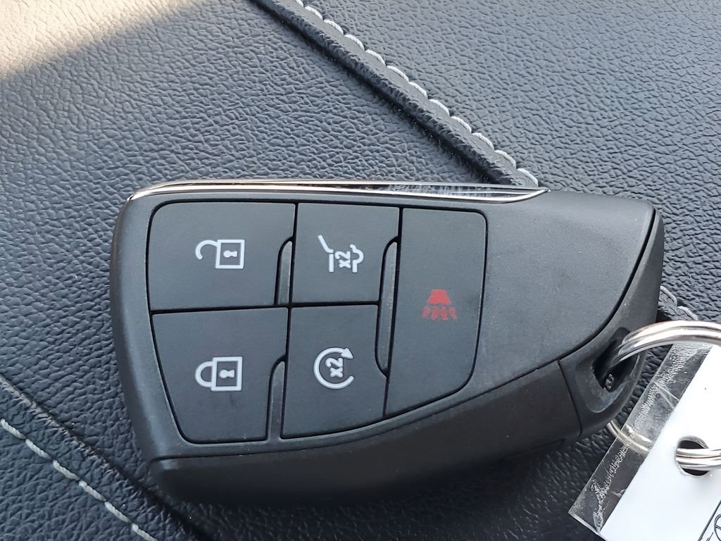 Used 2025 Chevrolet Traverse LT image 39