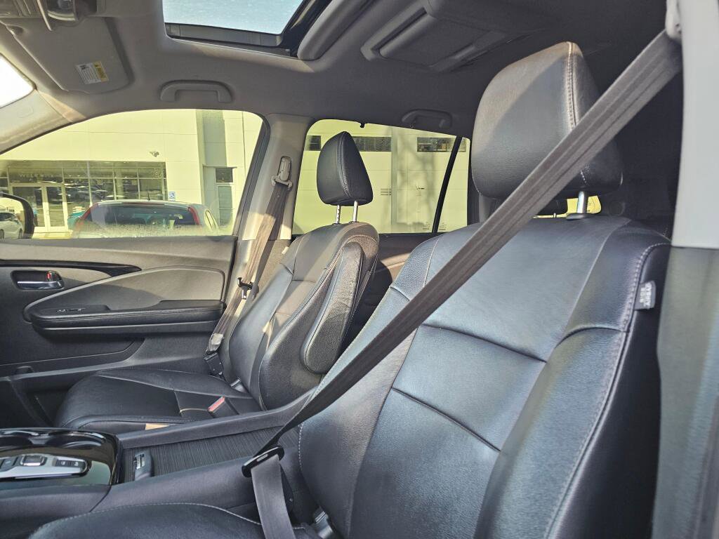 Used 2017 Honda Pilot Touring image 22