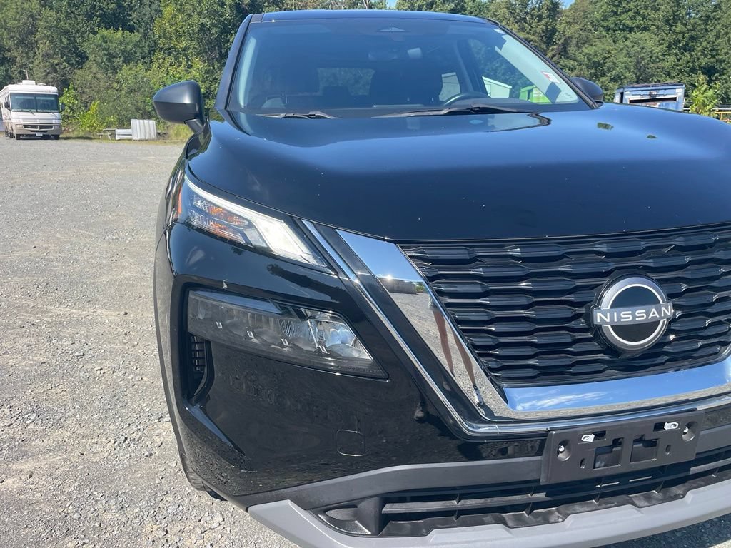 Used 2023 Nissan Rogue S AWD/4WD image 18